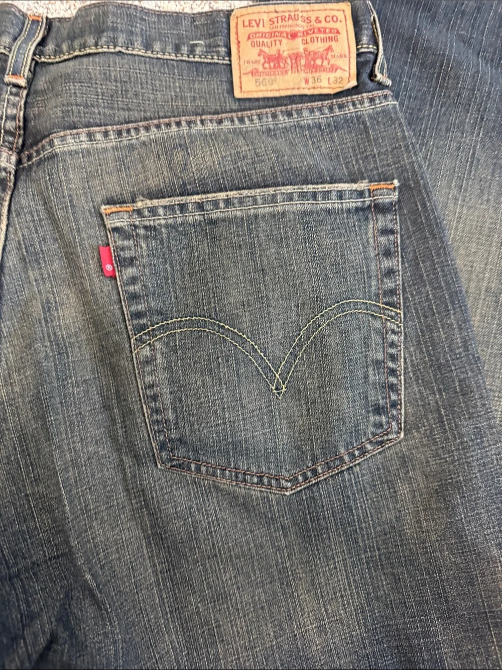 Levis straight leg